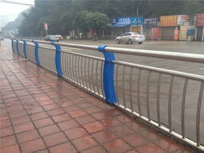不锈钢复合管公路隔离护栏厂 成都道路隔离护栏厂 成都天晟图片,不锈钢复合管公路隔离护栏厂 成都道路隔离护栏厂 成都天晟高清图片 成都世纪天晟金属制品厂,