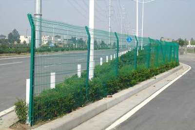 高速公路护栏网的材质详解及价格分析